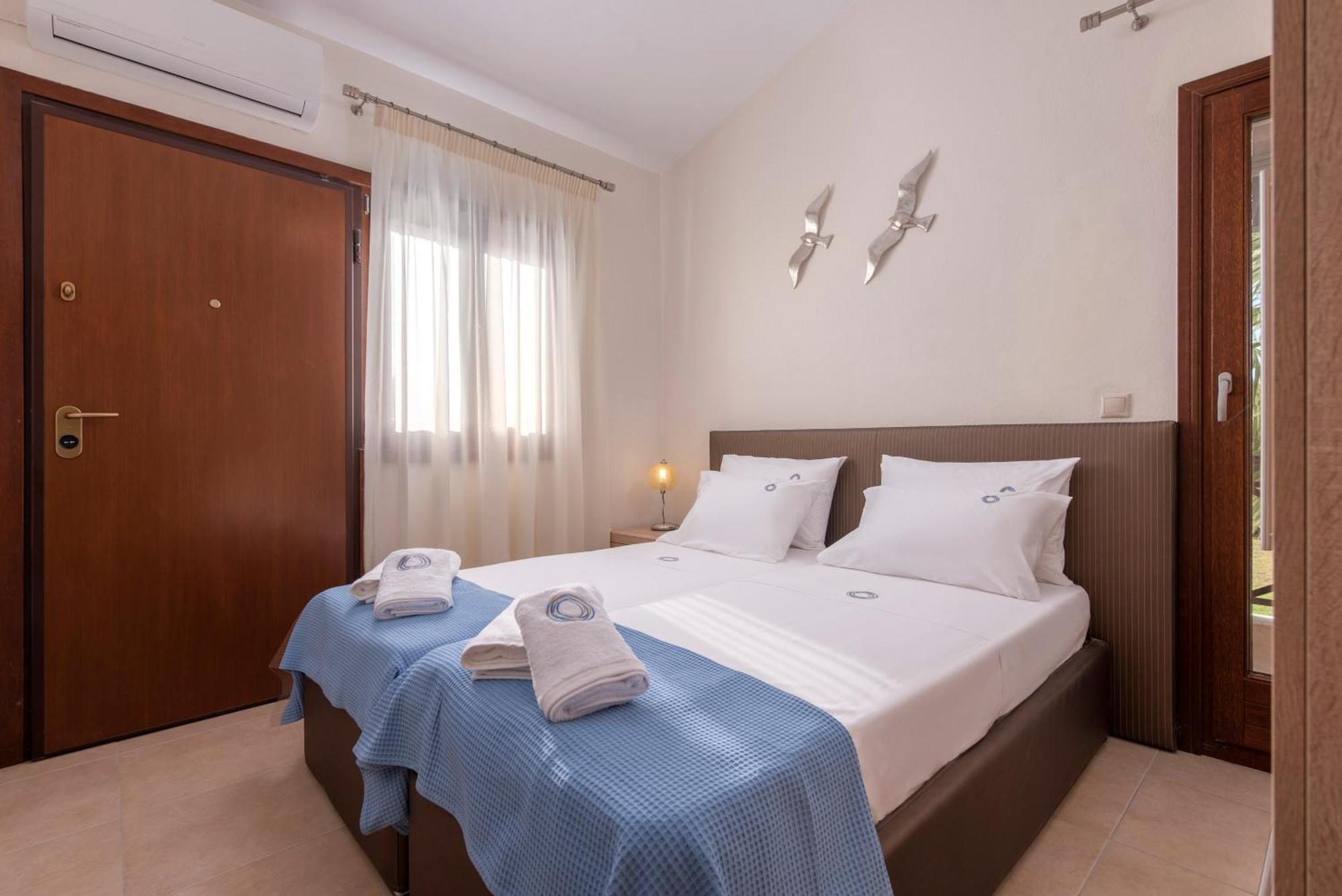 לריסוס Terra D'Oro Villas חדר תמונה